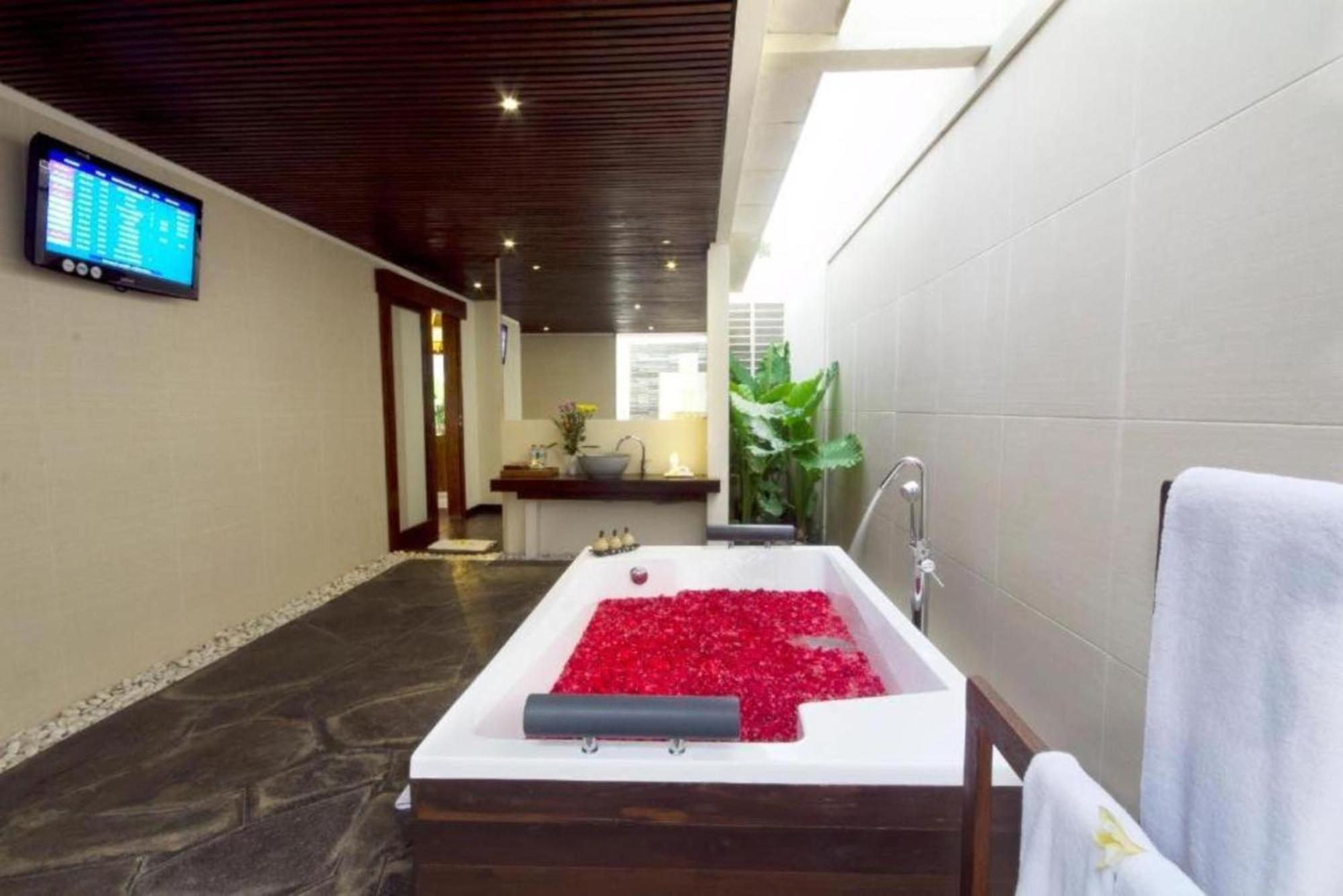 Avery Le Nixsun Villas Uluwatu By Waringin Hospitality Free Gym Access Exterior photo